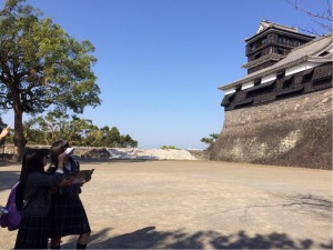 熊本城を見学し、福岡に到着しました。