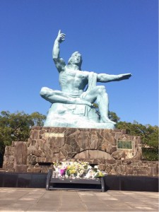 長崎平和公園、原爆資料館に行きました。