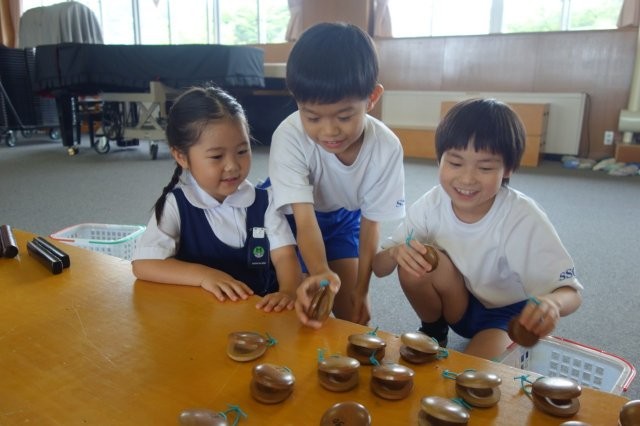 幼小交流会（年中・４年生）楽器で遊ぼう！
